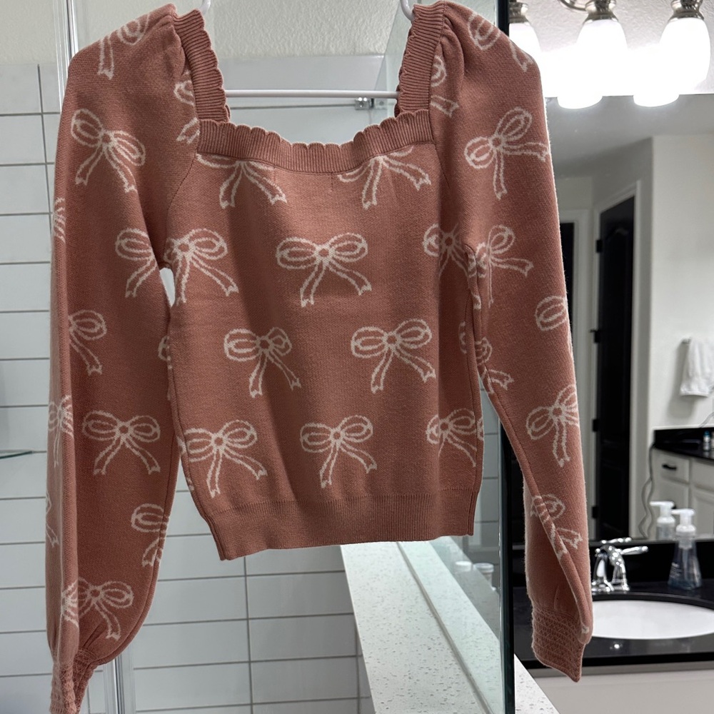 Chic Bow-Patterned Women's Sweater - image 3
